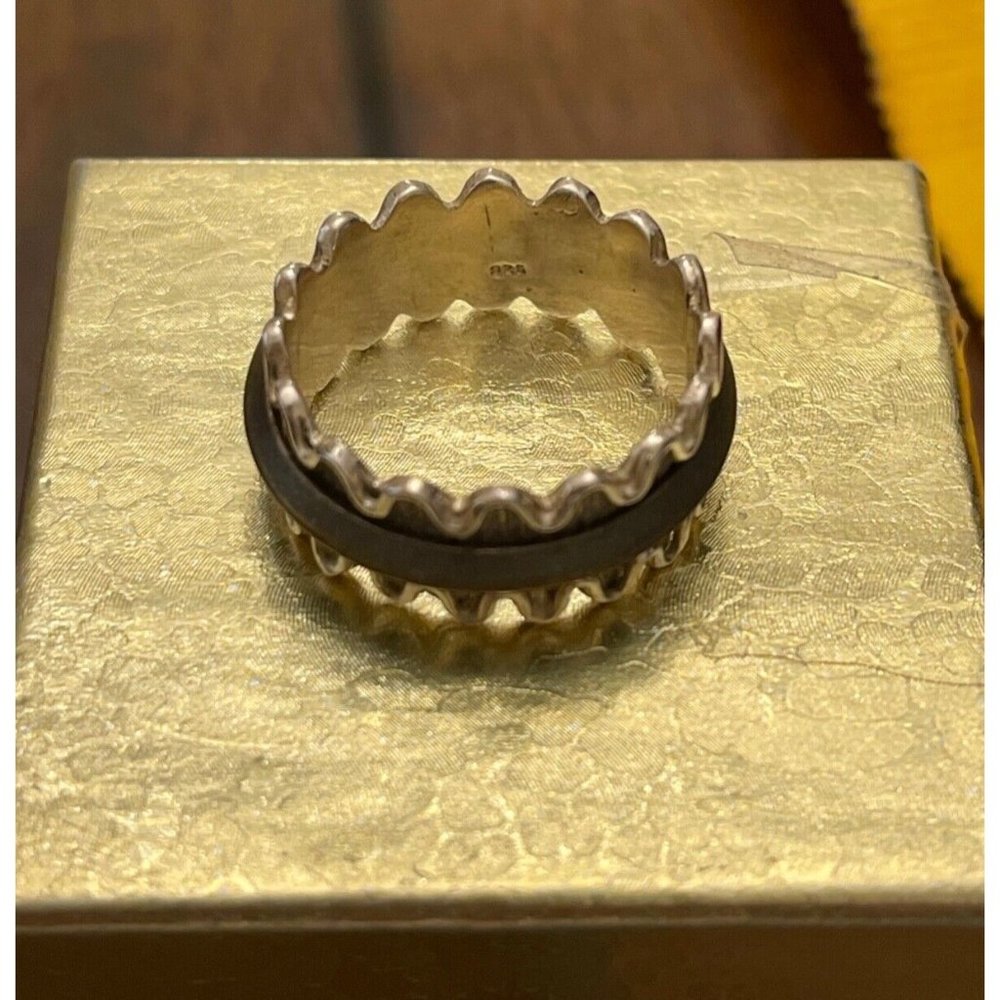 Sterling Silver Ruffled Spinner Ring .925 Black Spinner 